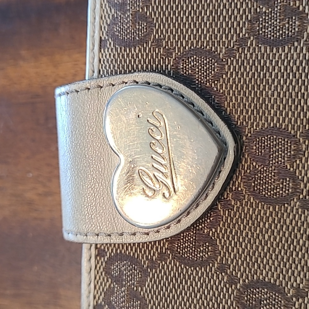 Gucci Bifold Monogram Snap Wallet - Picture 3 of 13